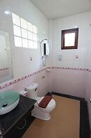 Pinky Bungalows Resort