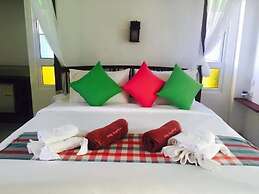 Pinky Bungalows Resort