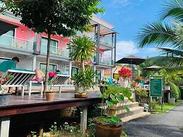 Pinky Bungalows Resort