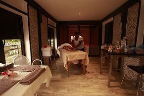 The Crow's Nest Resort