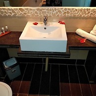 The Crow's Nest Resort