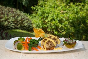 The Crow's Nest Resort