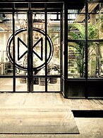 M Boutique Station 18