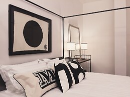 M Boutique Station 18