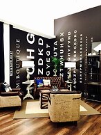 M Boutique Station 18