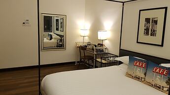 M Boutique Station 18