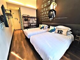 M Boutique Station 18