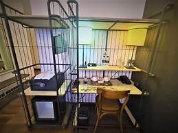 M Boutique Station 18