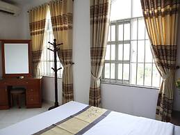 Hoa Phat Hotel & Apartment