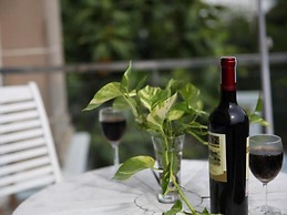 Hoa Phat Hotel & Apartment