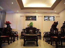 Hoa Phat Hotel & Apartment