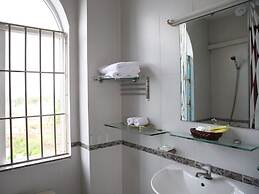 Hoa Phat Hotel & Apartment