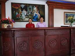 Hoa Phat Hotel & Apartment