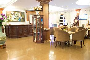 Hoa Phat Hotel & Apartment