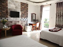 Hoa Phat Hotel & Apartment