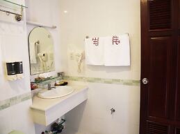 Hoa Phat Hotel & Apartment