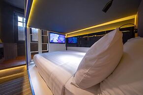 CUBE Family Boutique Capsule Hotel