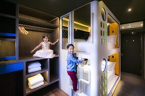 CUBE Family Boutique Capsule Hotel