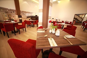 Grand Riverview Hotel