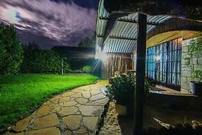 Poa Place Resort & Hotel - Where Nature Meets Comfort