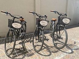 Amadei Hotel Figaro & Apartments