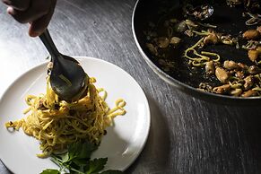 Amadei Hotel Figaro & Apartments