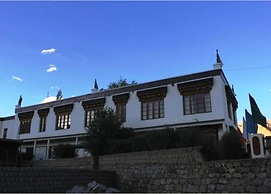 TIH Hotel Mahay Palace