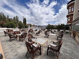 Hotel New Glacier View