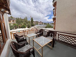 Hotel New Glacier View