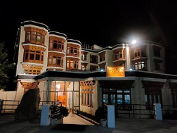 Hotel New Glacier View