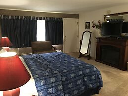 Weathervane Motel