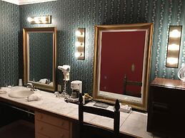 Weathervane Motel