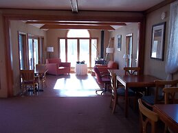 Weathervane Motel