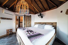 Thatch Caye, a Muy'Ono Resort