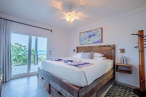 Thatch Caye, a Muy'Ono Resort