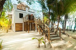 Thatch Caye, a Muy'Ono Resort