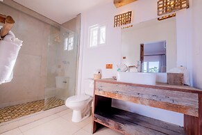 Thatch Caye, a Muy'Ono Resort