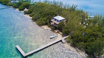 Thatch Caye, a Muy'Ono Resort