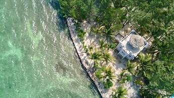 Thatch Caye, a Muy'Ono Resort