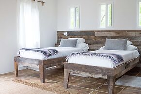 Thatch Caye, a Muy'Ono Resort