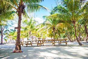 Thatch Caye, a Muy'Ono Resort