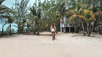 Thatch Caye, a Muy'Ono Resort