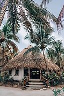 Thatch Caye, a Muy'Ono Resort