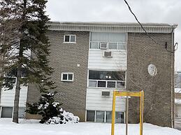 Kashaneh Hostel - 25 Greenbriar