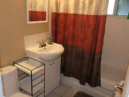 Kashaneh Hostel - 25 Greenbriar