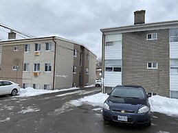 Kashaneh Guest House - 27 Greenbriar