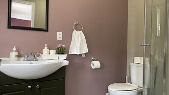 Kashaneh Guest House - 27 Greenbriar