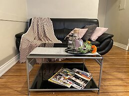 Kashaneh Guest House - 27 Greenbriar