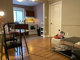 Kashaneh Guest House - 27 Greenbriar