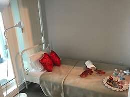 Kashaneh at Harrison Garden